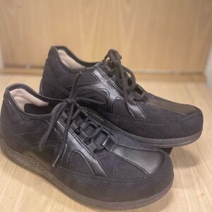 Barefoot Freedom by Drew Womens Sz 10W Roma Black Suede Walking Shoes